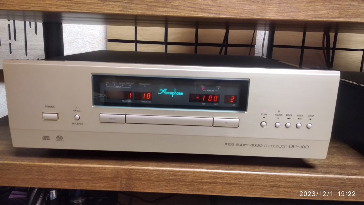 Семейство Accuphase в сборе .  Проигрыватель SACD/CD Accuphase DP-560