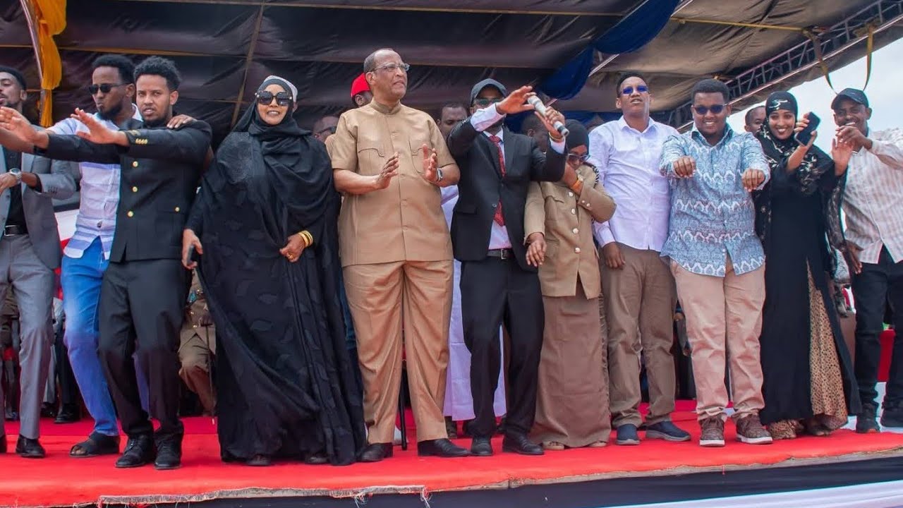 DHAANTO CUSUB AHMED BUDUL , ANWAR TOOTI OO LO QAADAY GAVANA NATHIF JAMAC