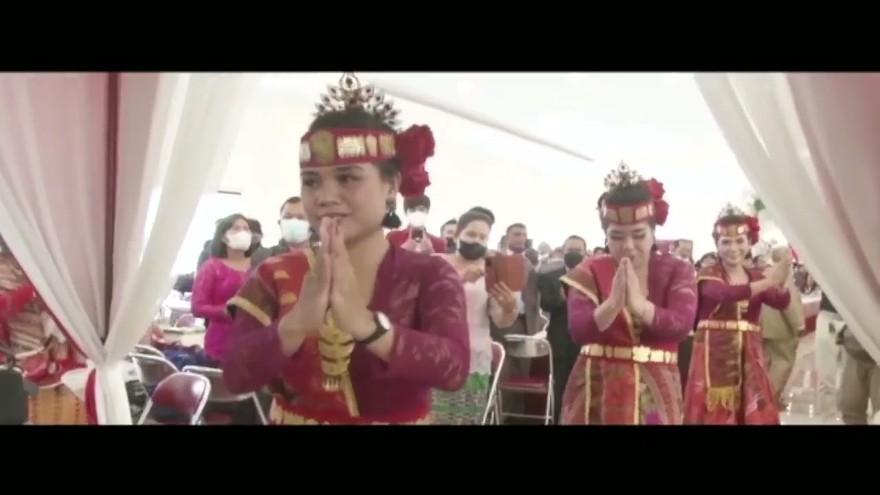 Wedding Cinematic 💕 @mangasi_mkr 👨&zwj;❤️&zwj;💋&zwj;👨 @yunisahabatina at Gedung Serbaguna CAZAMORA
