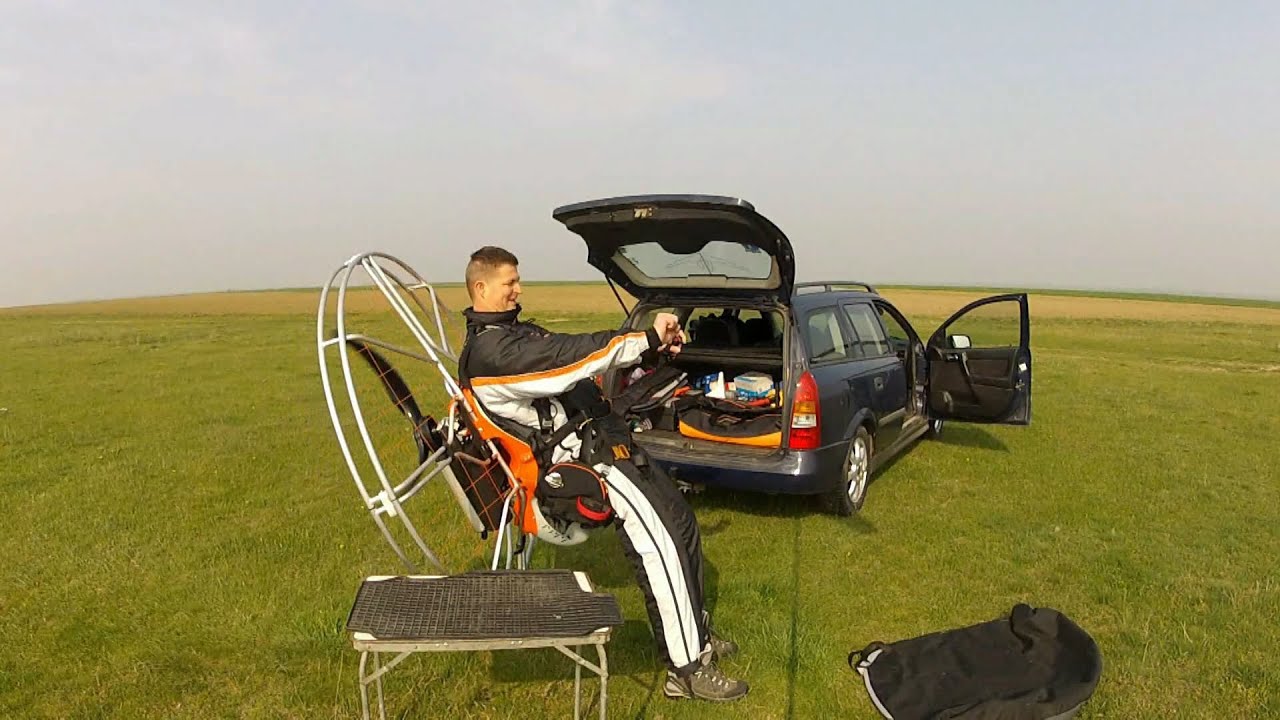 Paramotor Nirvana Rodeo Ansembling ready for flight