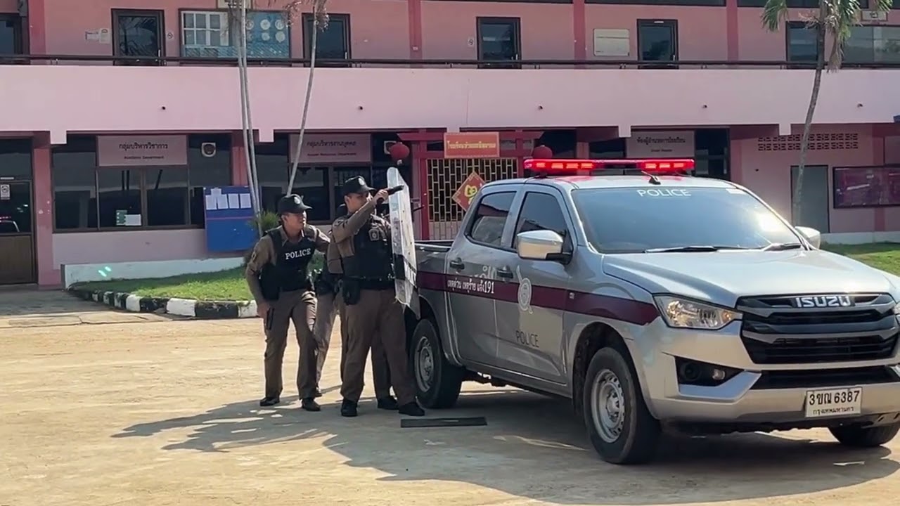 สถานีตำรวจภูธรห้วยคตซ้อมแผนเผชิญเหตุ หนี ซ่อน สู้ โรงเรียนห้วยคตวิทยาคม