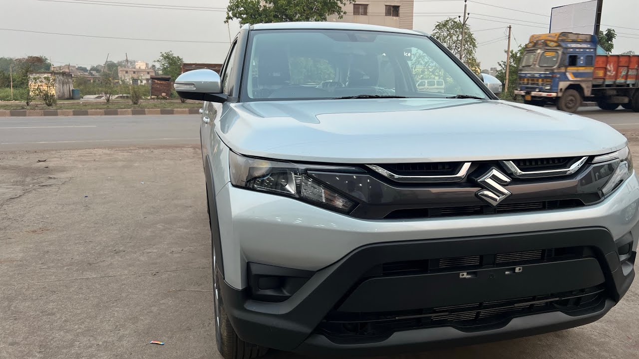 New Brezza VXI 2024 Splendid Silver Rs 50,000 me fitting accessories jade saman lagana hai bekar