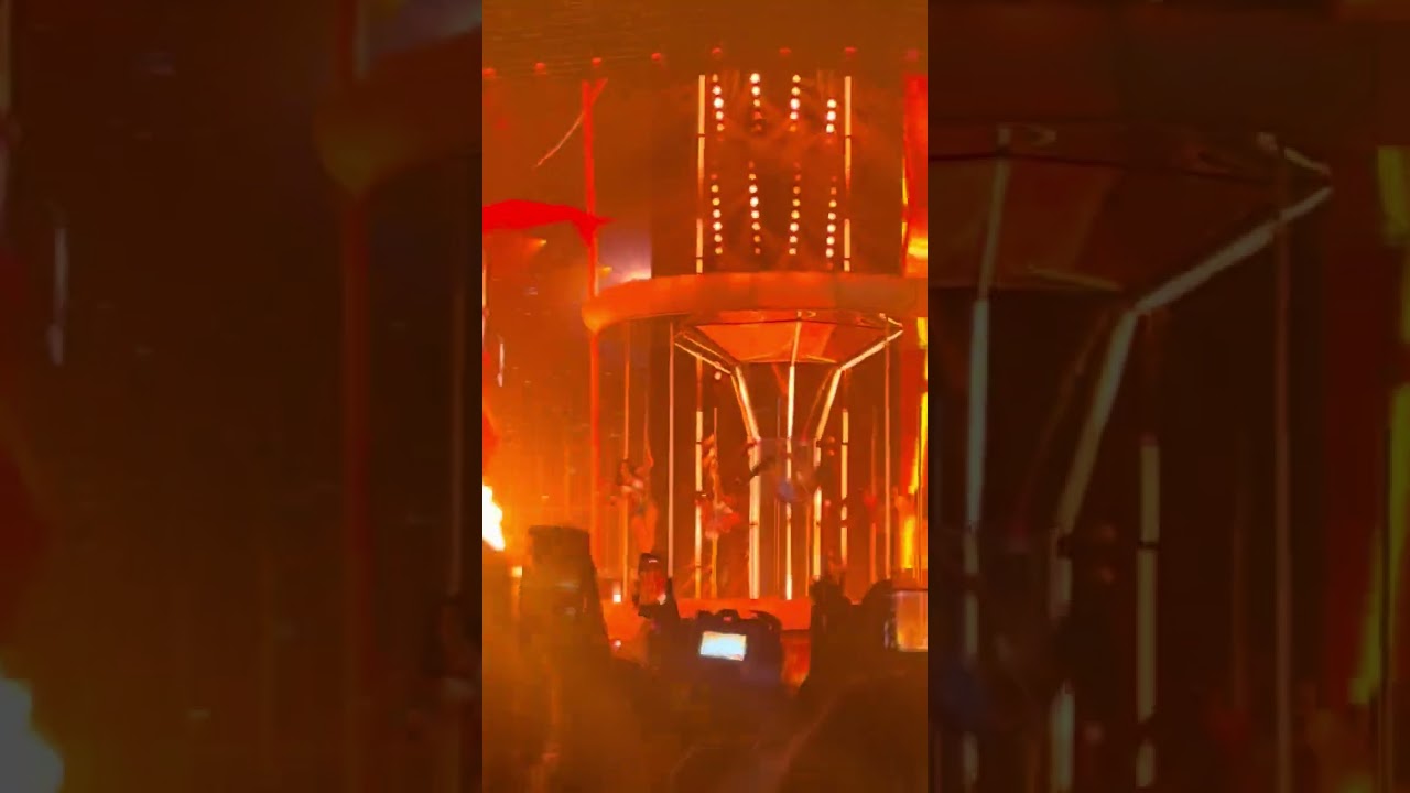 @cardib had Detroit lit asf 🔥