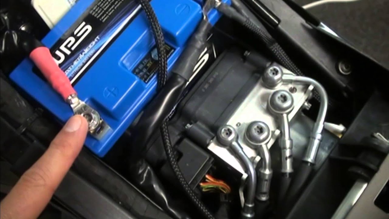 WPS Featherweight Lithium Battery Install on BMW S1000RR  #Hardracing