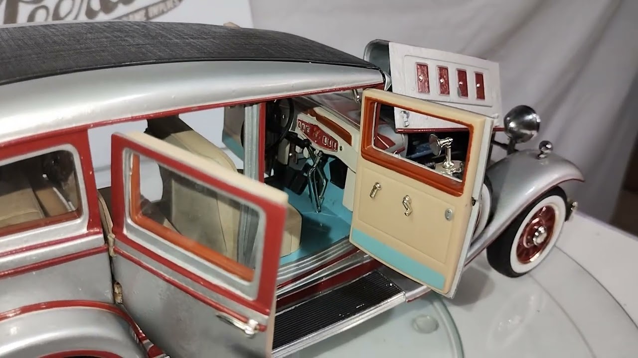 PEERLESS MASTER 8 SEDAN 1931