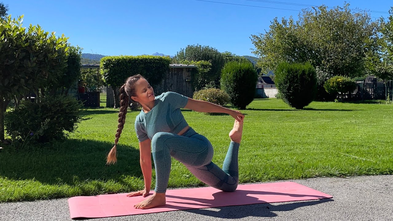 40 min HATHA YOGA - Cours complet sp&eacute;cial &eacute;tirements et ouverture de hanches + respiration