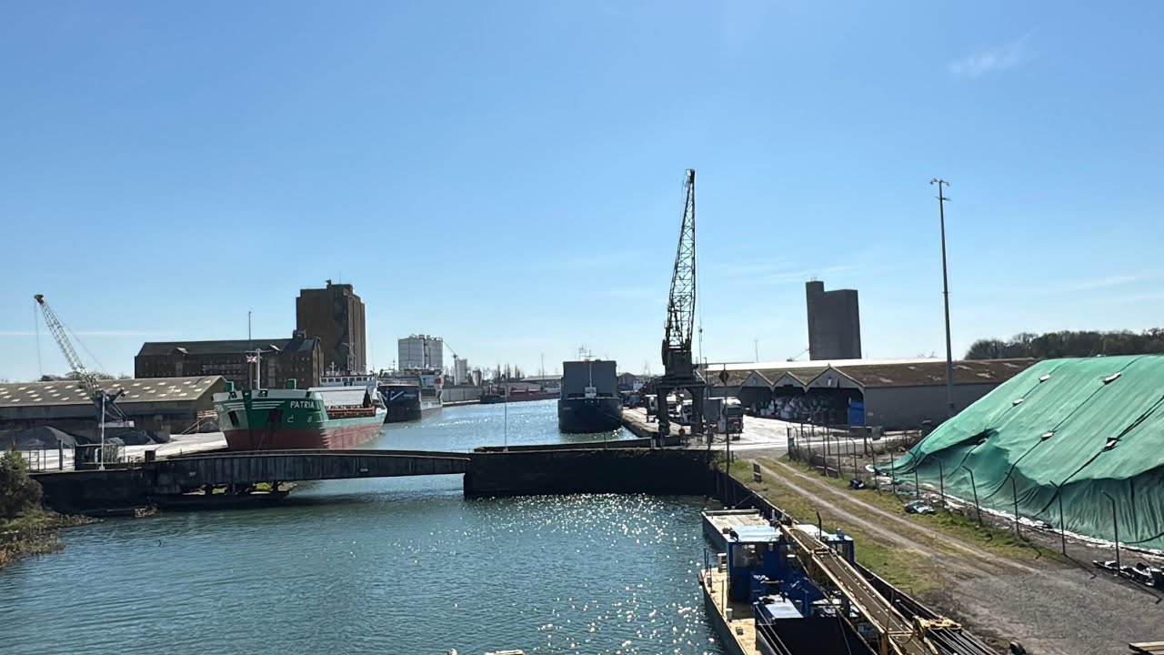 ‼️SIX FREIGHTERS‼️ in #Sharpness #Dock. #freighters #shipping #AONB
