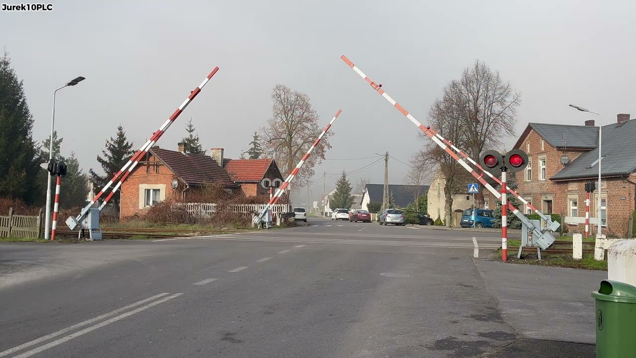 Przejazd kolejowy Stare Kurowo, ul. Kościelna (+msza) // Polish Level Crossing