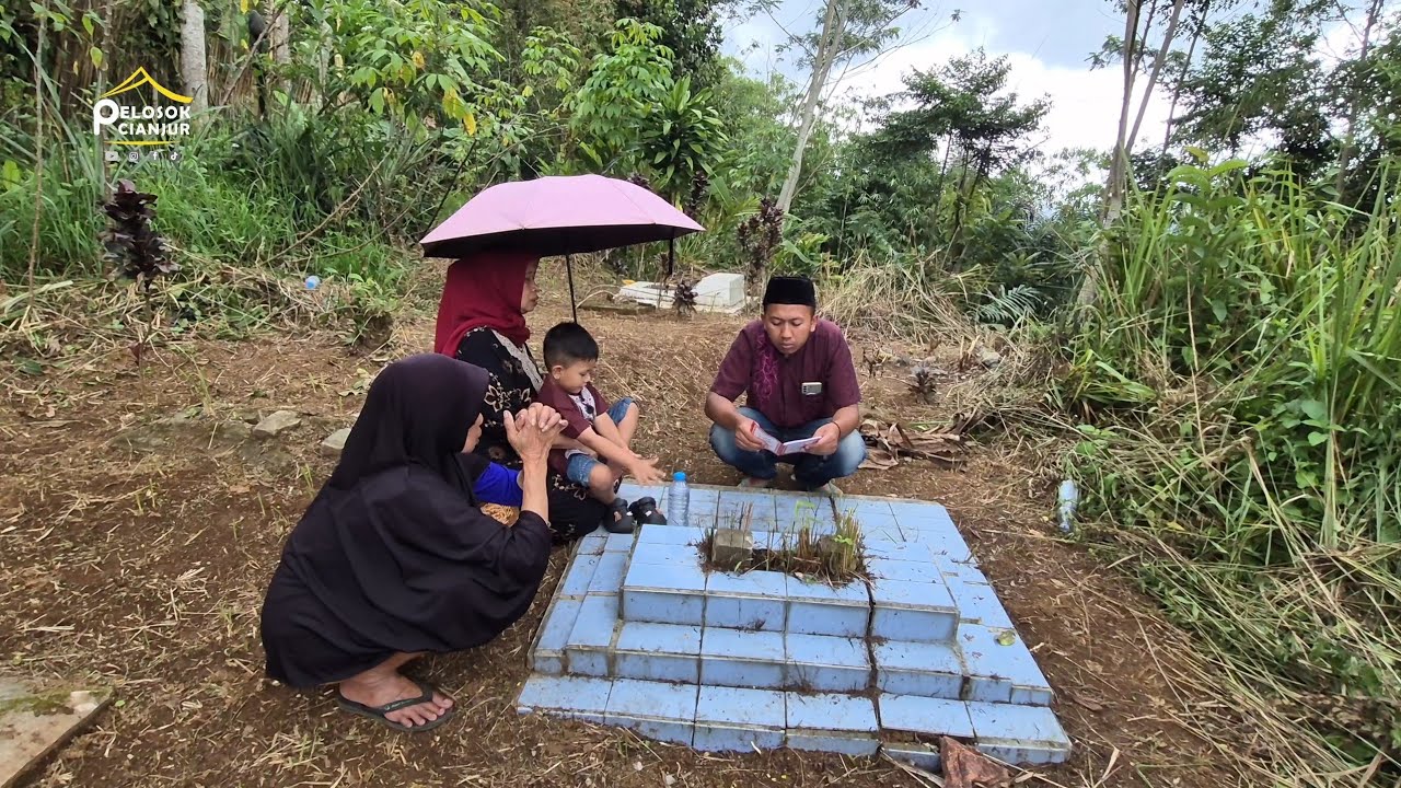 Rutinitas di kampung ketika mau memasuki bulan suci ramadhan berjiarah kubur 