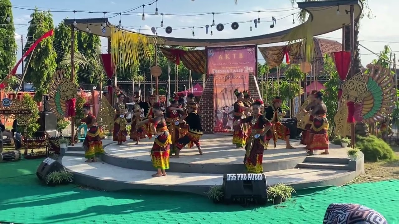 TARI PADANG ULAN XI MIPA2 | AKTB The Beginning of Diesnatalis 39 SMAN 1 ROGOJAMPI TARUNABUDAYA