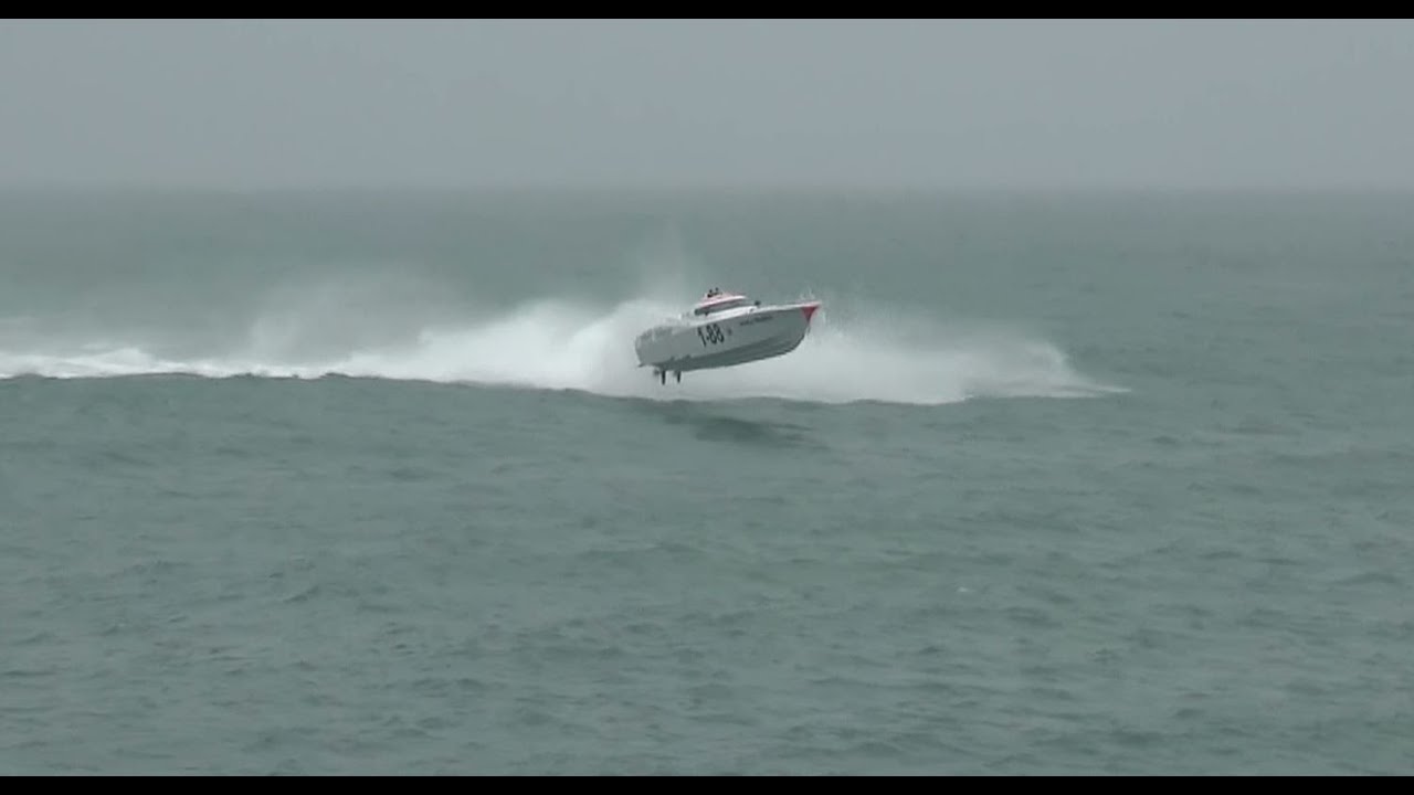 2024 Cowes - Torquay - Cowes. Offshore Powerboat Race. CTC