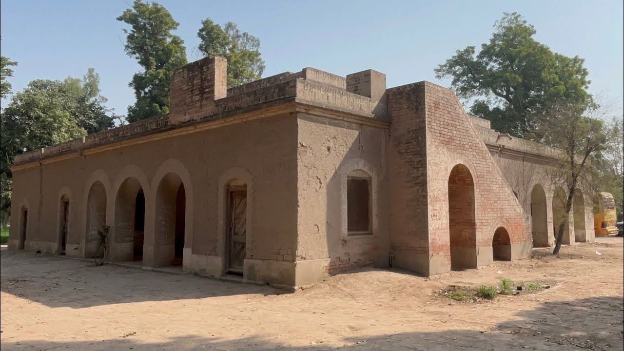 AADHI BAGH WALA BANGLA since(1870)multan shujabad road Punjab Pakistan 
