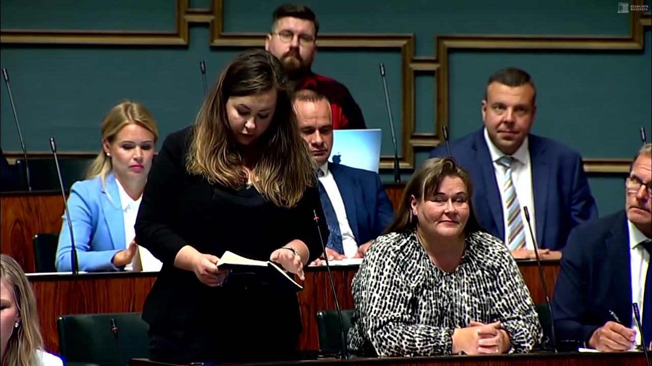 Sanna Antikainen, &auml;&auml;rioikeisto