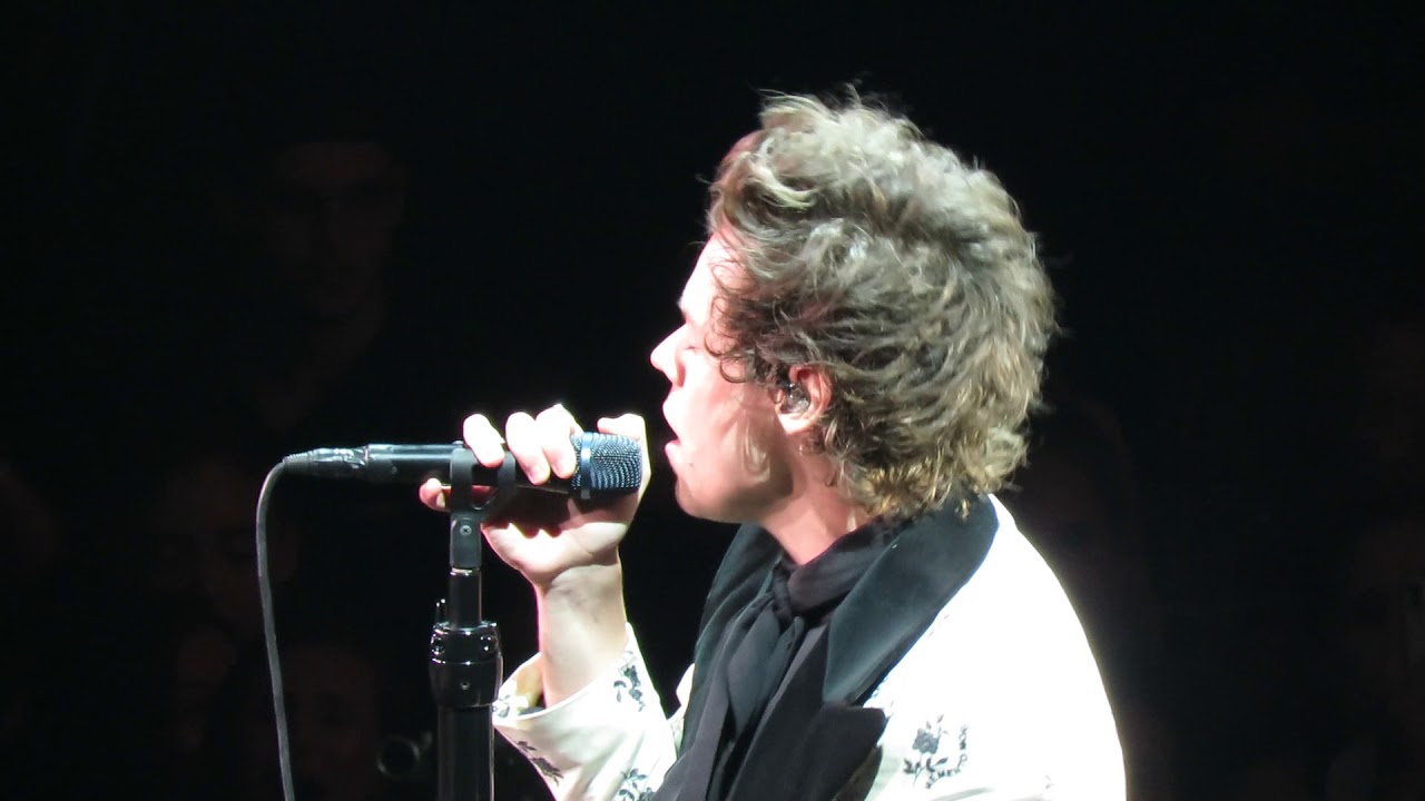 Harry Styles performing Only Angel at Madison Square Garden (6/21/18)