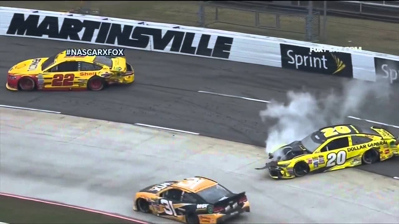 Joey Logano vs Matt Kenseth - NASCAR Sprint Cup Series Martinsville 2015