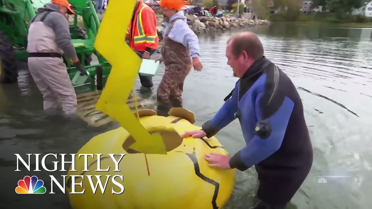 Maine Pumpkinfest Holds Annual Pumpkin-Boat Regatta | NBC Nightly News