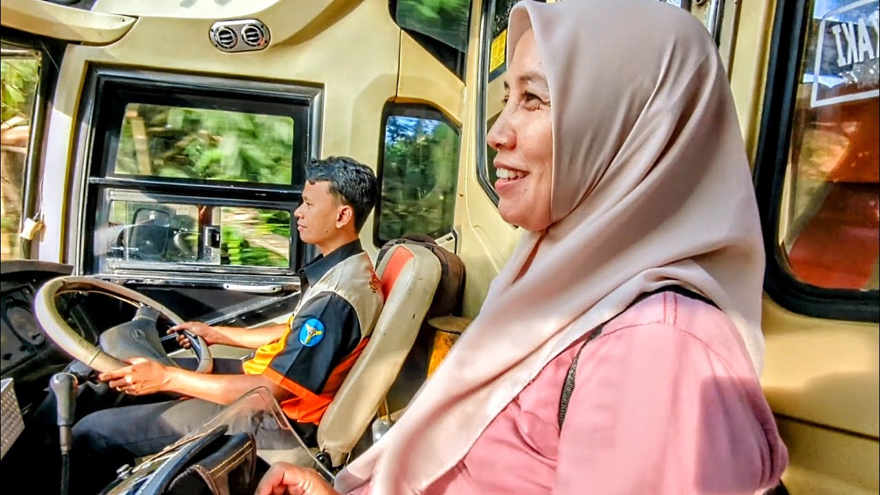 ADA MBAK-MBAK DUDUK DEPAN, PELANGGAN SETIA TIM CILACAP...???