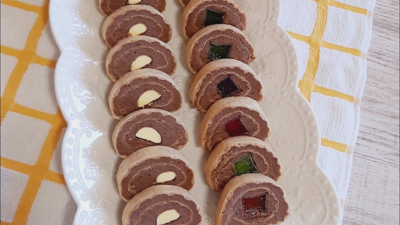 Rolovana oblatna sa ŽELE- bombonama,  i BANANICAMA*  dvje vrste rolata sa istim  filom*