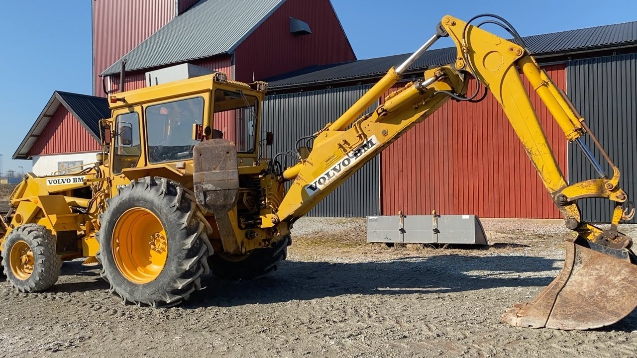 Köp Grävlastare Volvo BM 616B med redskap 5 st på Klaravik