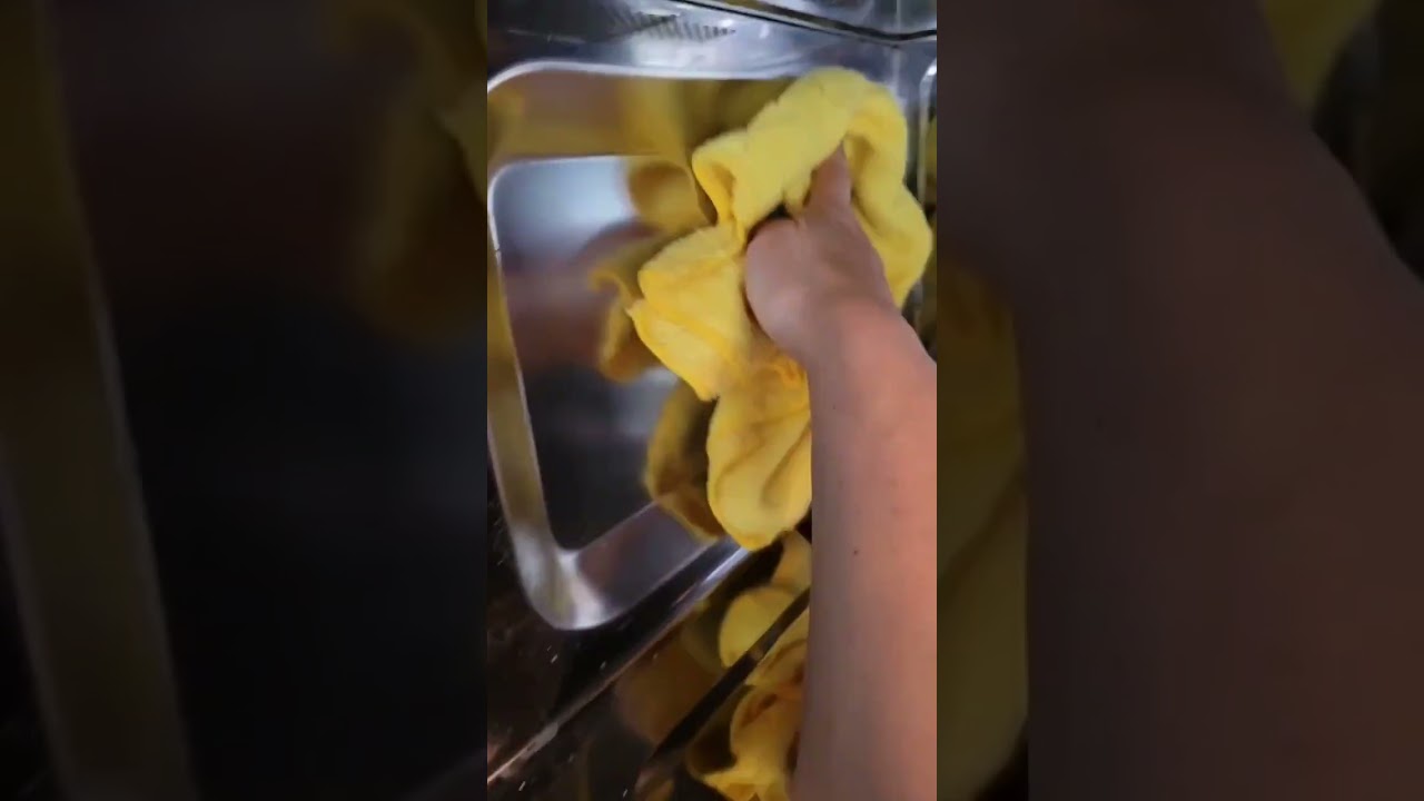 🍋Clean your microwave easier using just a lemon 🍋 #diy #cleaning #lemon #microwave