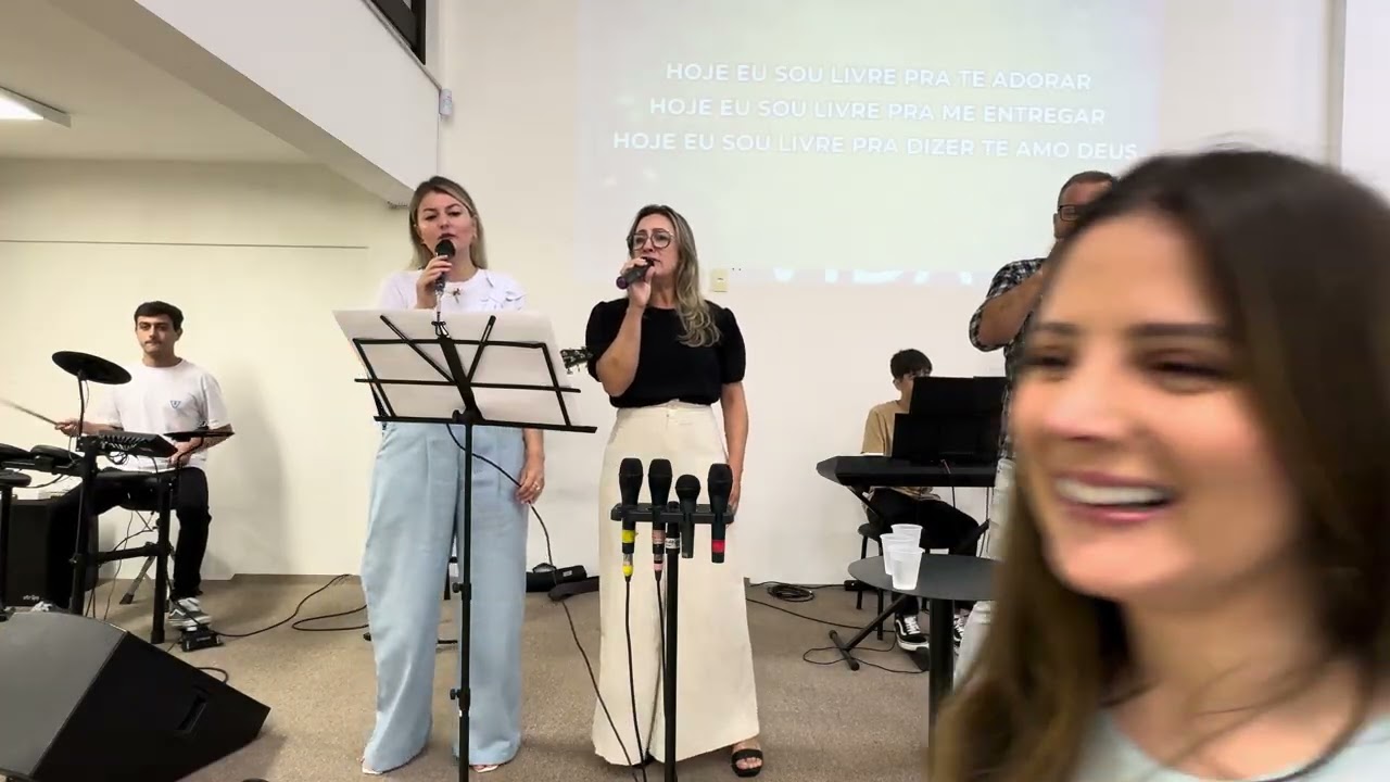 Grupo de louvor / culto domingo / 15/02/2026