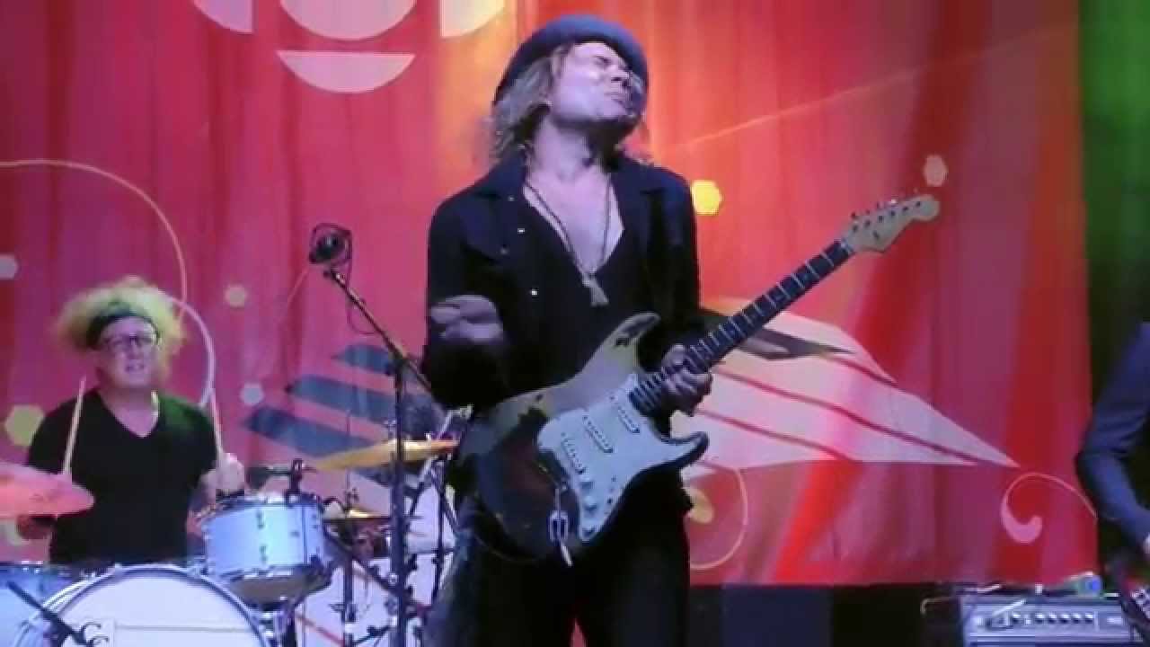 Philip SAYCE plays JIMI Hendrix /I'M GOING HOME #2 /SLIP AWAY 