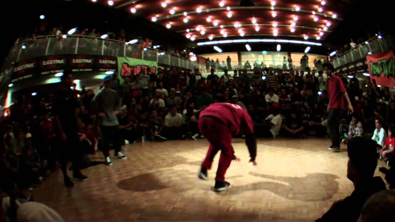 Circle Kingz 2010 16 Skill Methodz VS Funk Fockers   YouTube