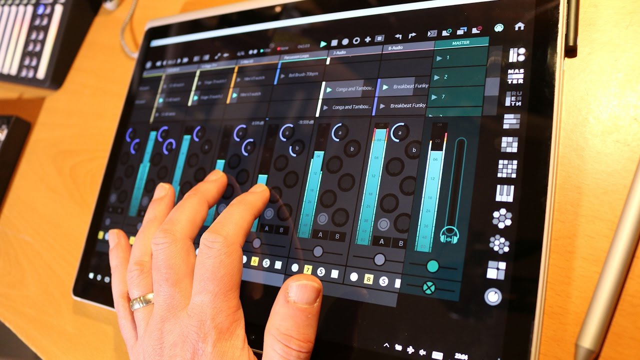 Полный обзор Yeco — сенсорного контроллера для Ableton Live.