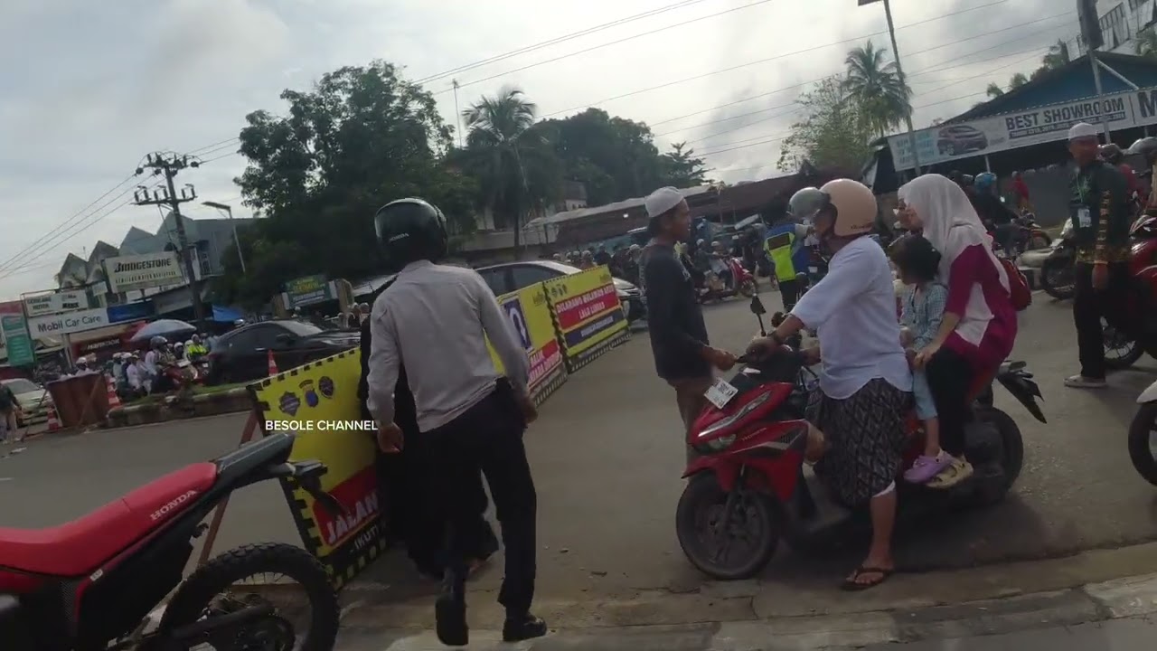 MOMEN PENUH HARU ABAH GURU SEKUMPUL MARTAPURA