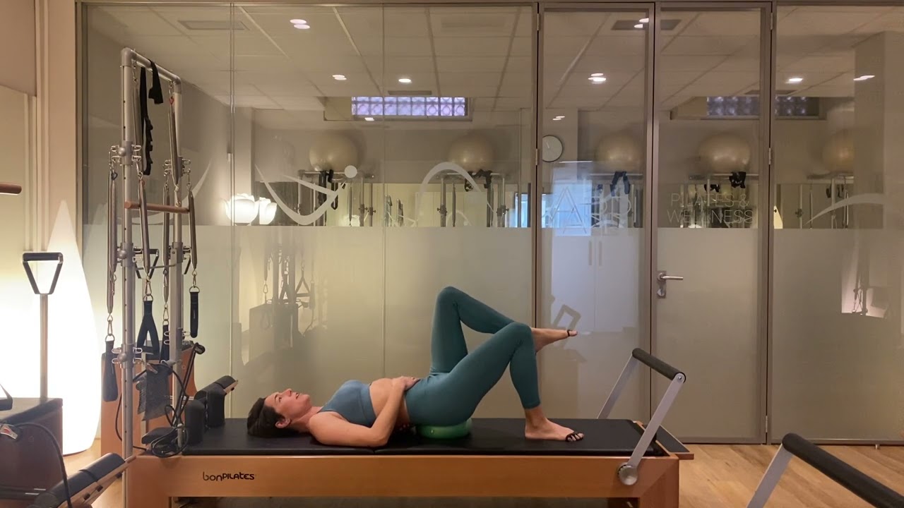 PILATES CON PELOTA PEQUEÑA