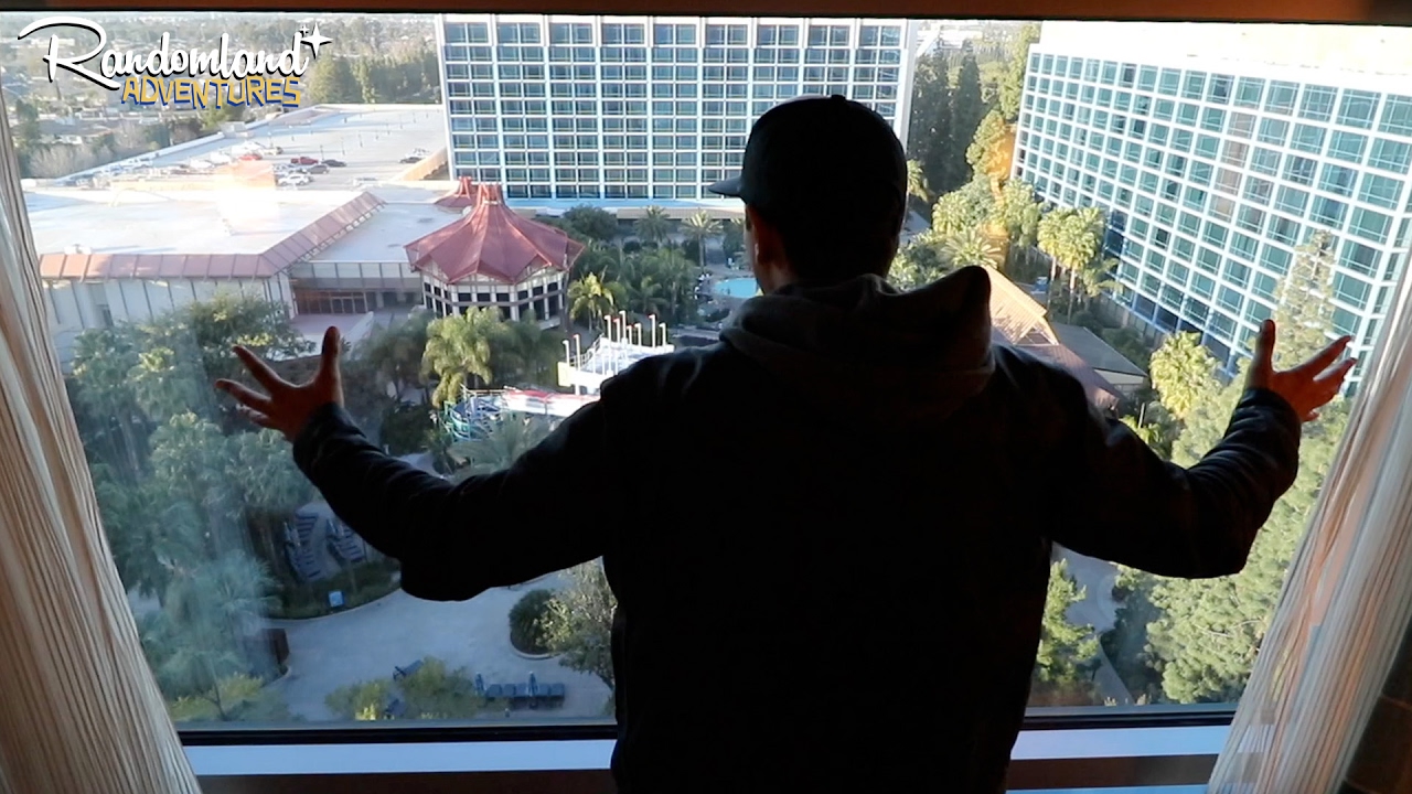 THE DISNEYLAND HOTEL! FINALLY!