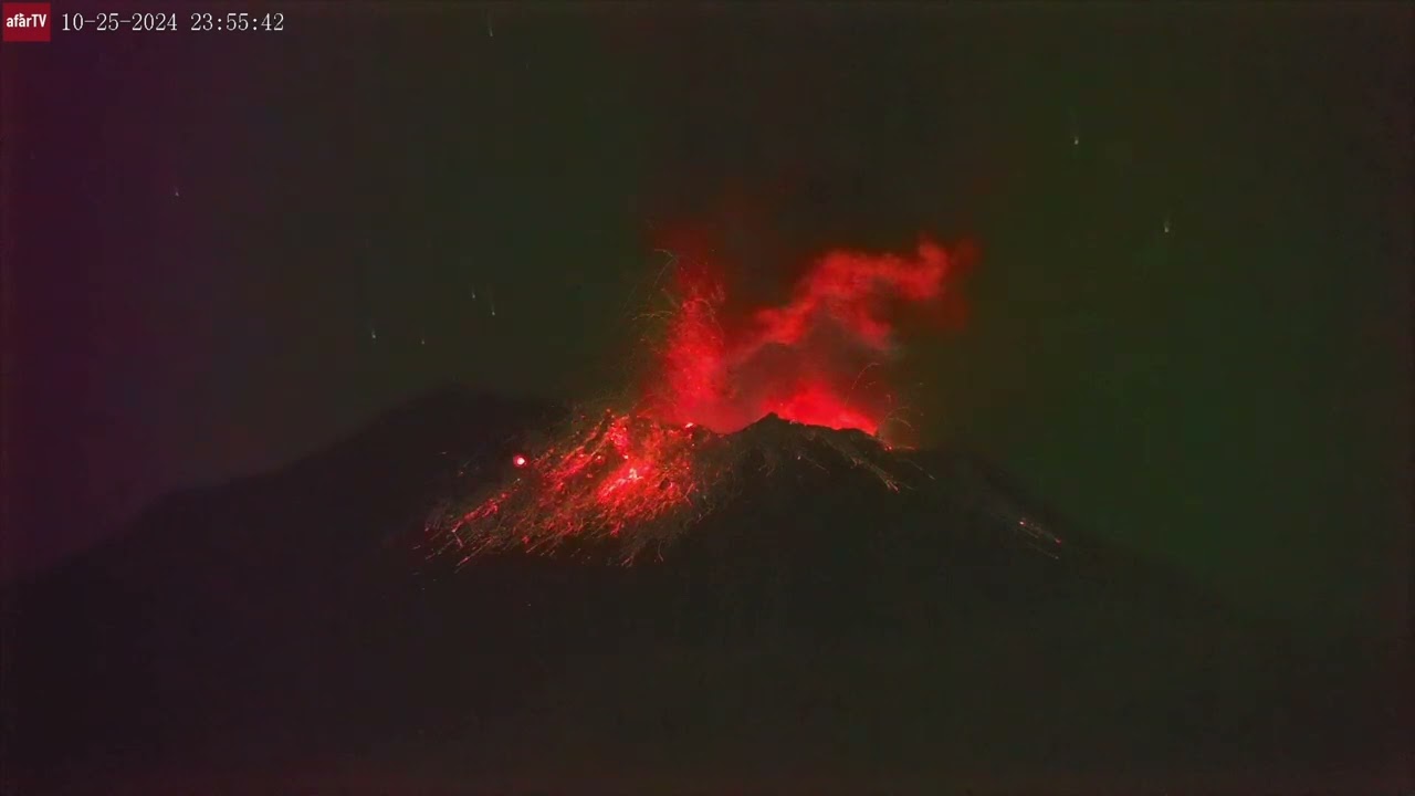 Oct 25, 2024: Popocatépetl Volcano Launching Molten Boulders into the Night Sky