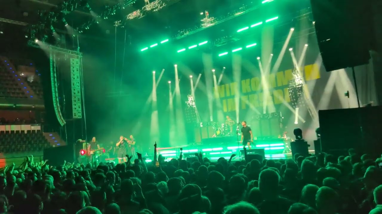 Feine Sahne Fischfilet - Awarenesskonzept (Max-Schmeling-Halle, Berlin / 22.12.2025)