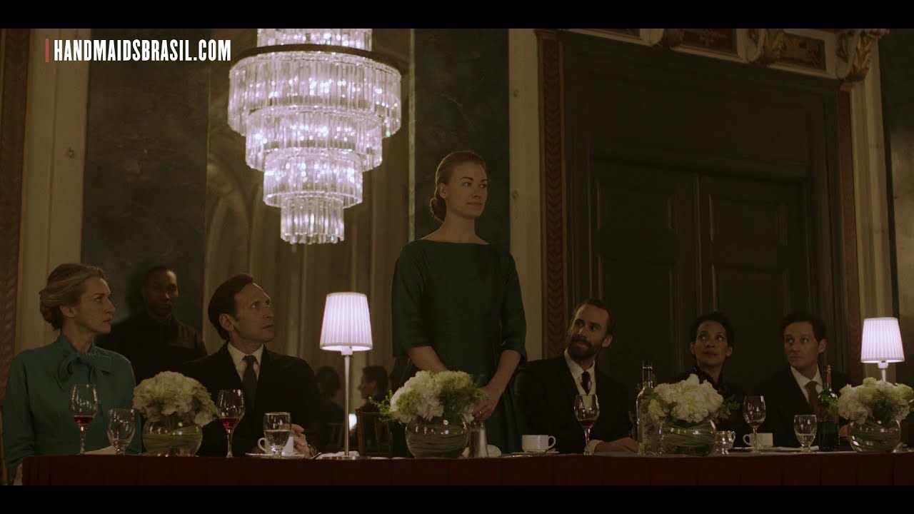 The Handmaid's Tale | Serena apresenta as crianças de Gilead