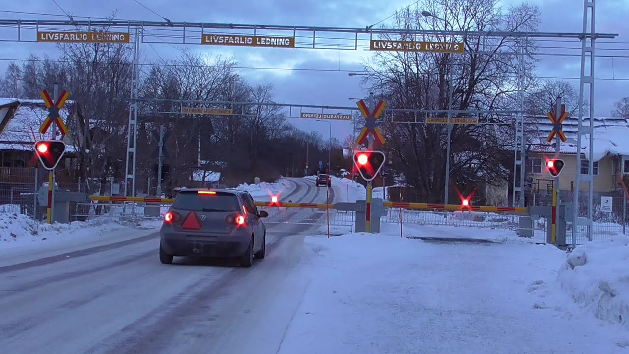 [ALEX] Swedish Railroad Crossing, Hälsinggårdsvägen, Falun