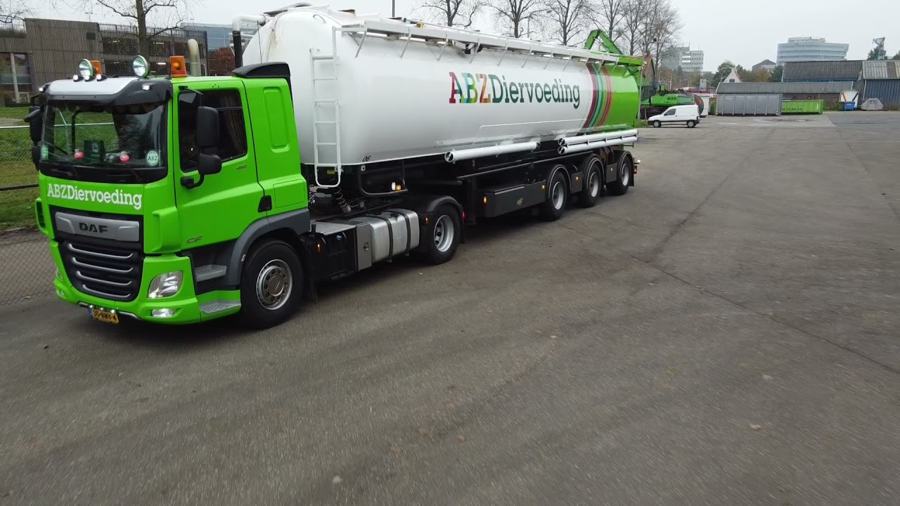 Grondstoffen laden met ABZ Diervoeding bij Graansloot Zwolle!