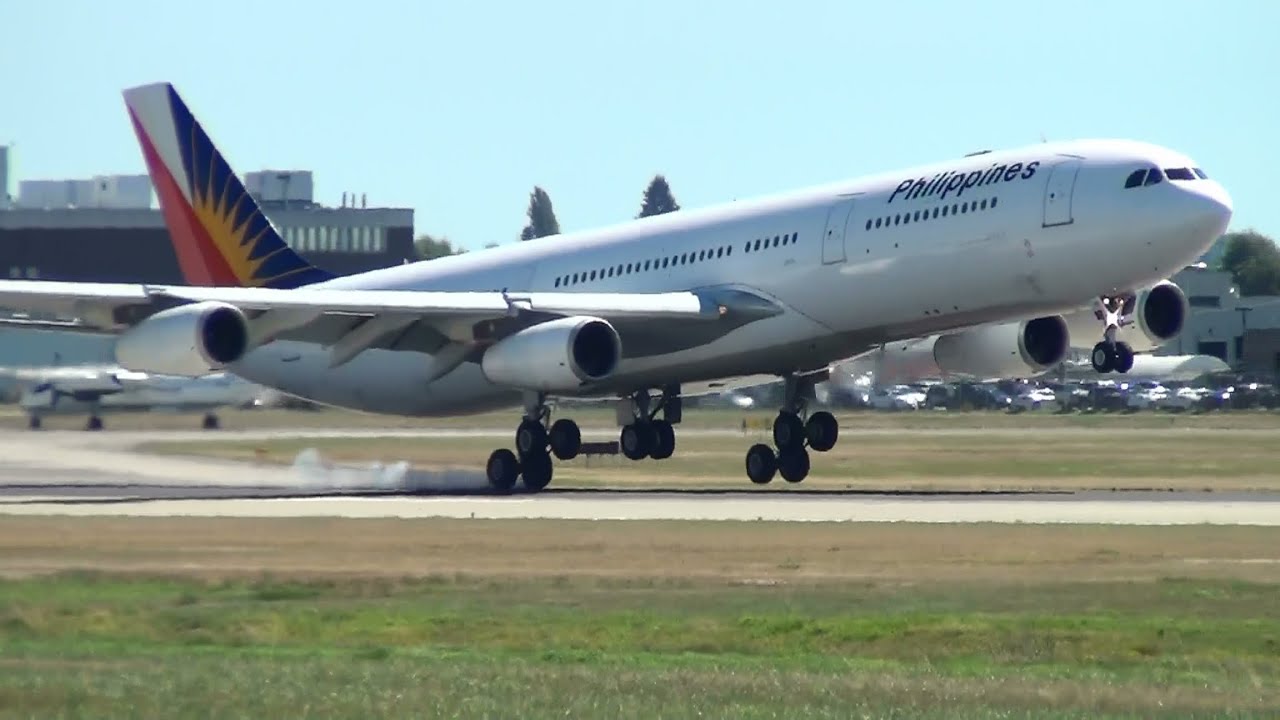 Philippine Airlines A340-300 [RP-C3435] Landing Vancouver Airport (YVR)