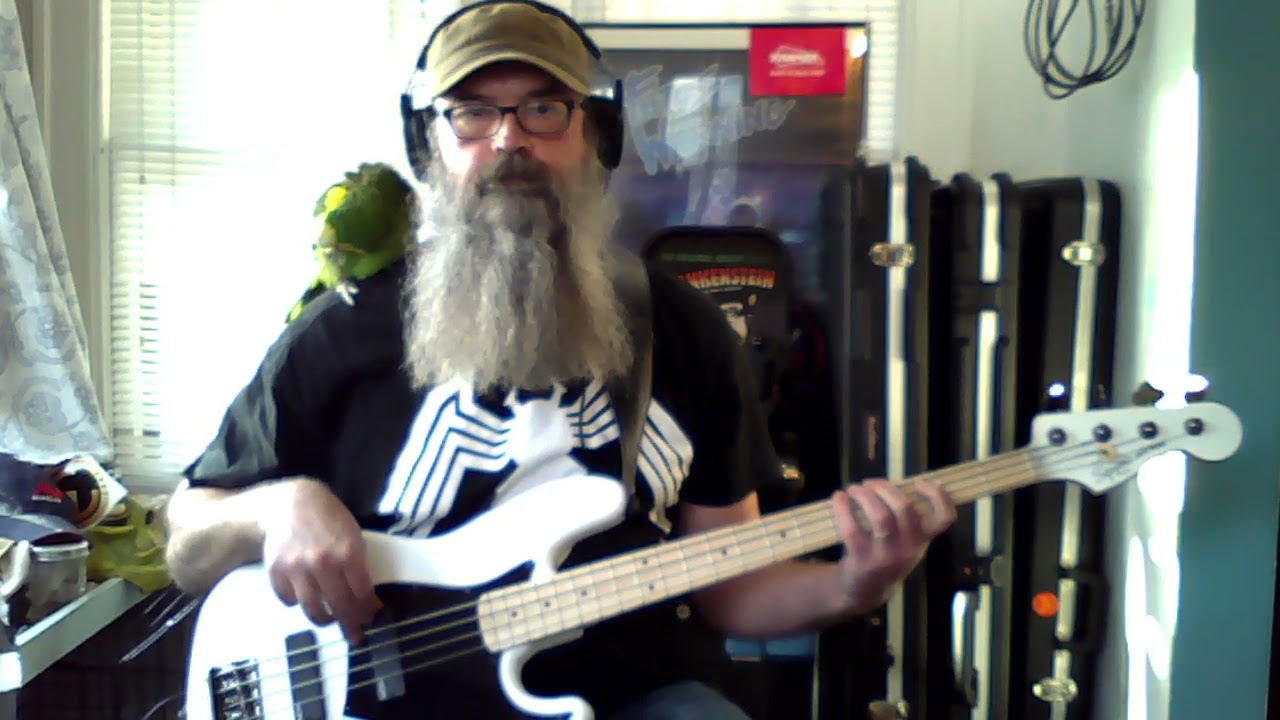 Missing Persons - Words (1982) Synth bass cover on bass guitar