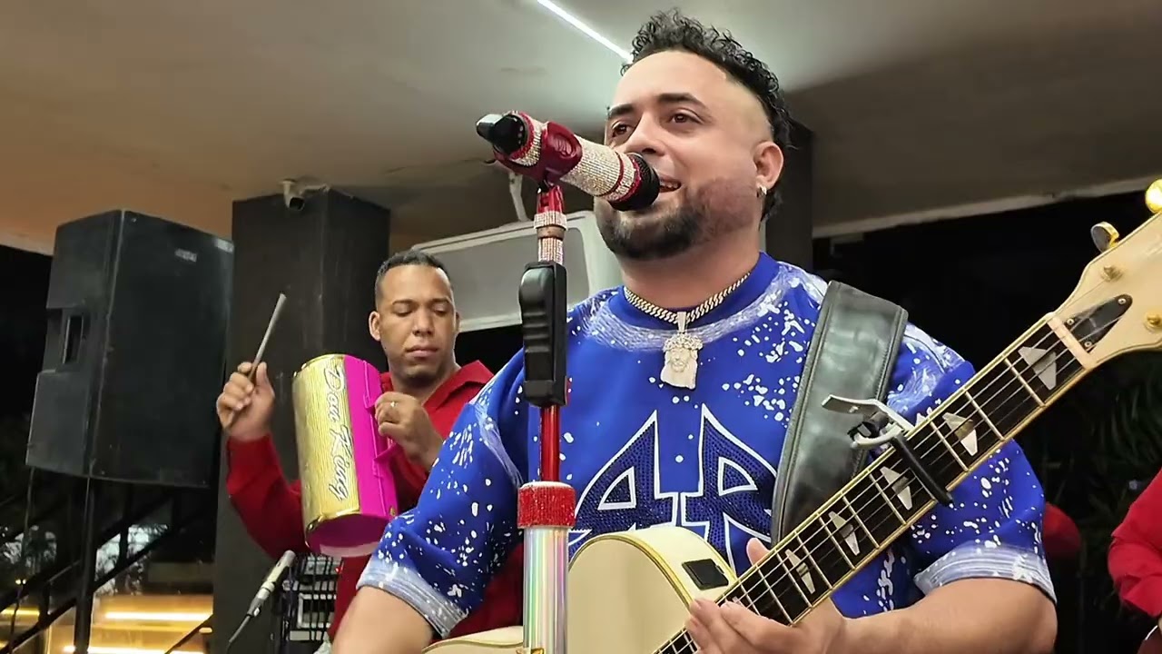 Jerick-El niño Lindo de la Bachata  un montón  de estrellas 