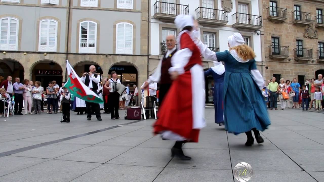 Festival interceltico de Aviles 2016representaci&oacute;n de Gales 'Dawnswyr Gwerin Penyfai