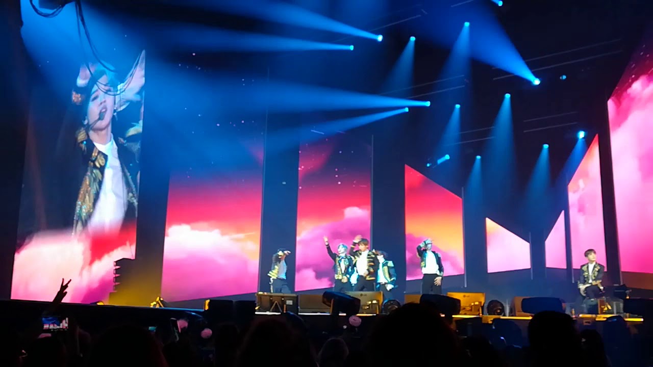 #BTSinParis Concert 20/10/2018 I'm Fine