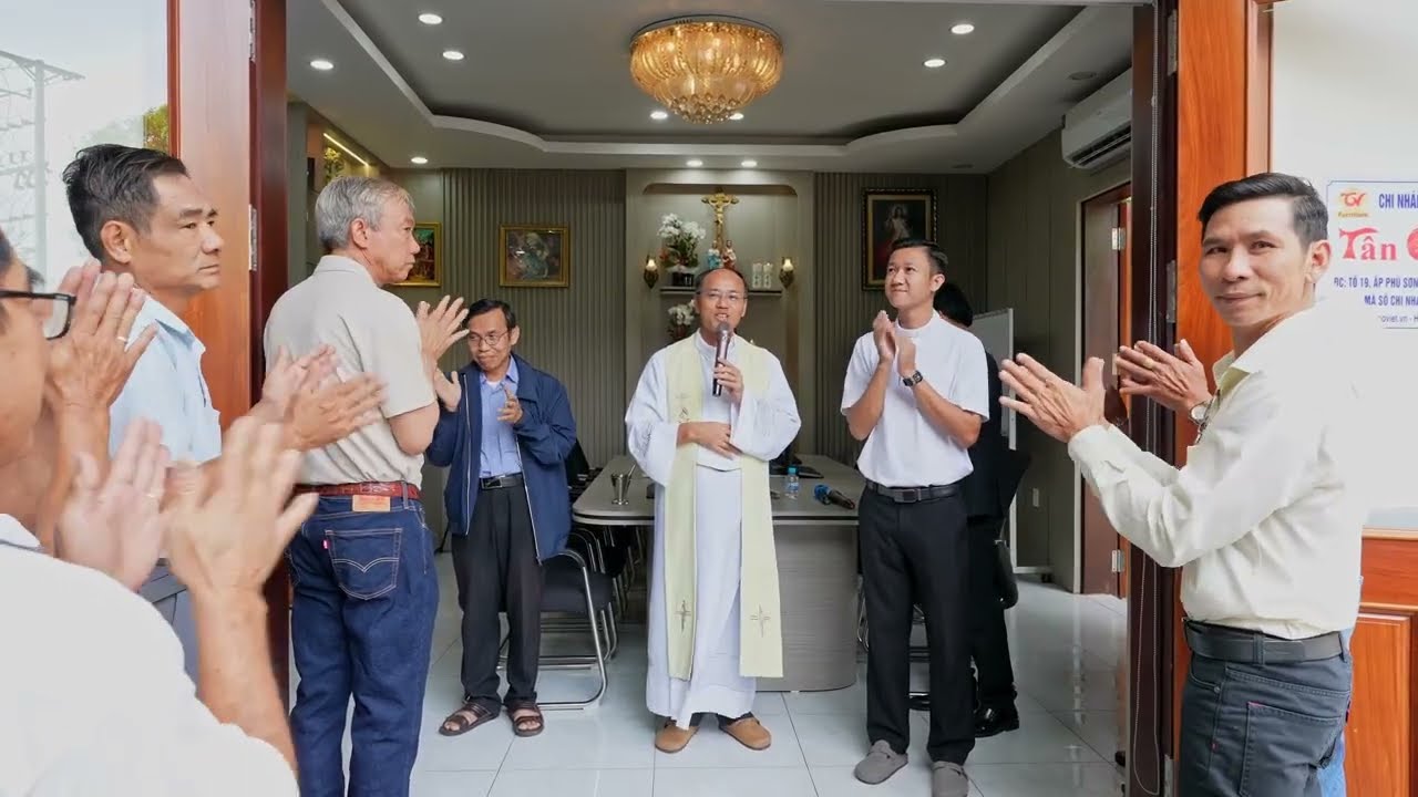 Nghi thức cầu nguyện khai xuân Tân Gỗ Việt