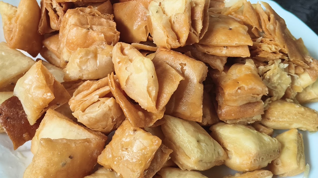 Khari Recipe||Homemade Crispy and Tasty Khari #Crispy #simrathefoodie 