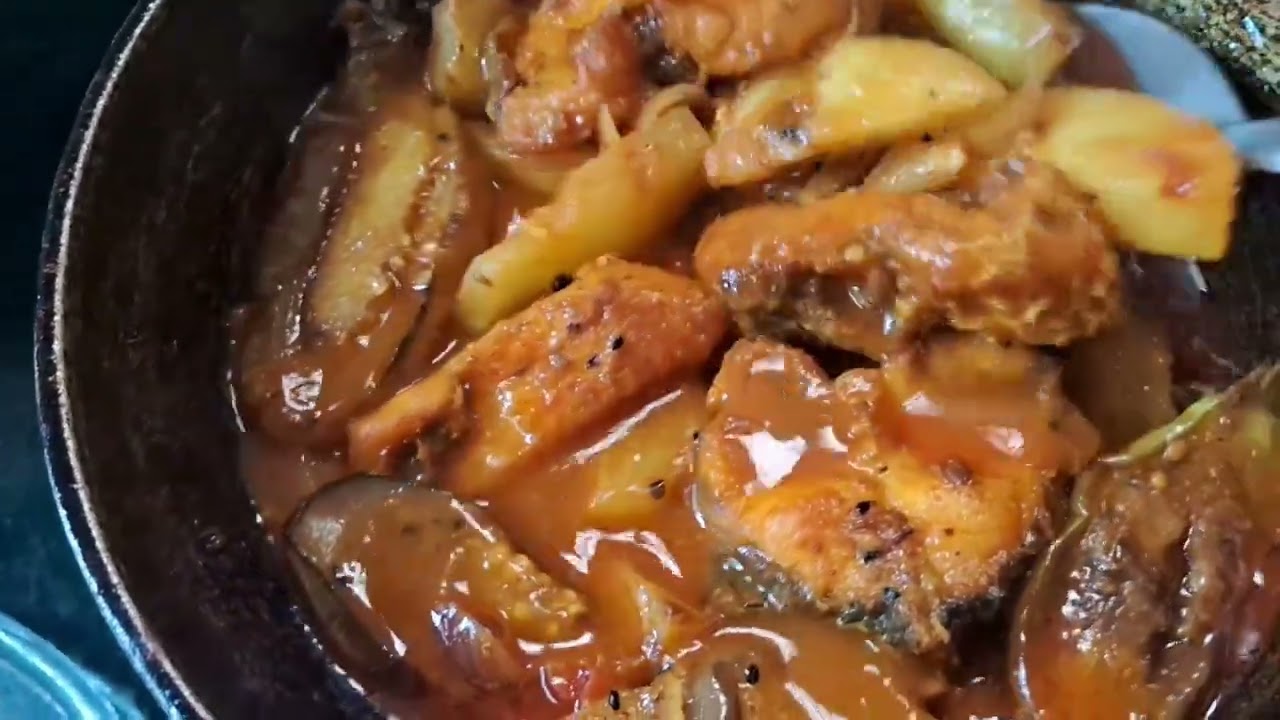 বেগূন কাতলা মাছের ঝাল#baigem fish kire #hoem#cook🎊🫶👍kire❤️