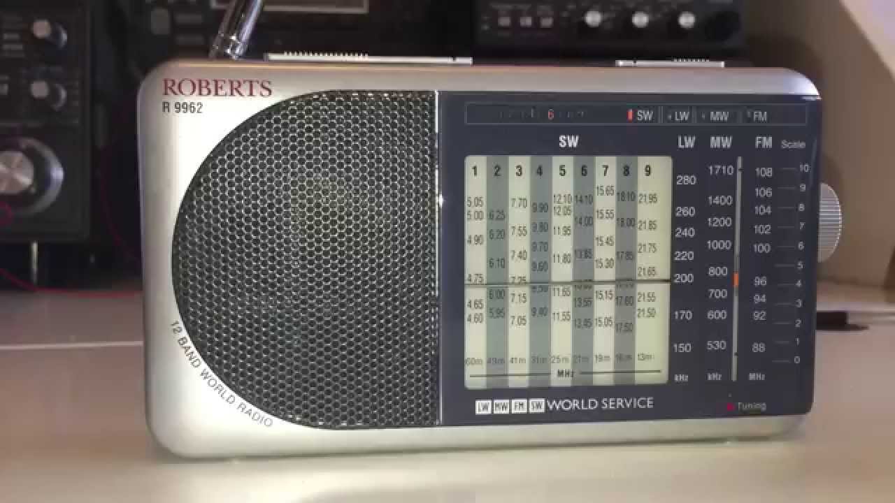 Roberts R9962 12 Band World Radio vs £8 Tesco world radio