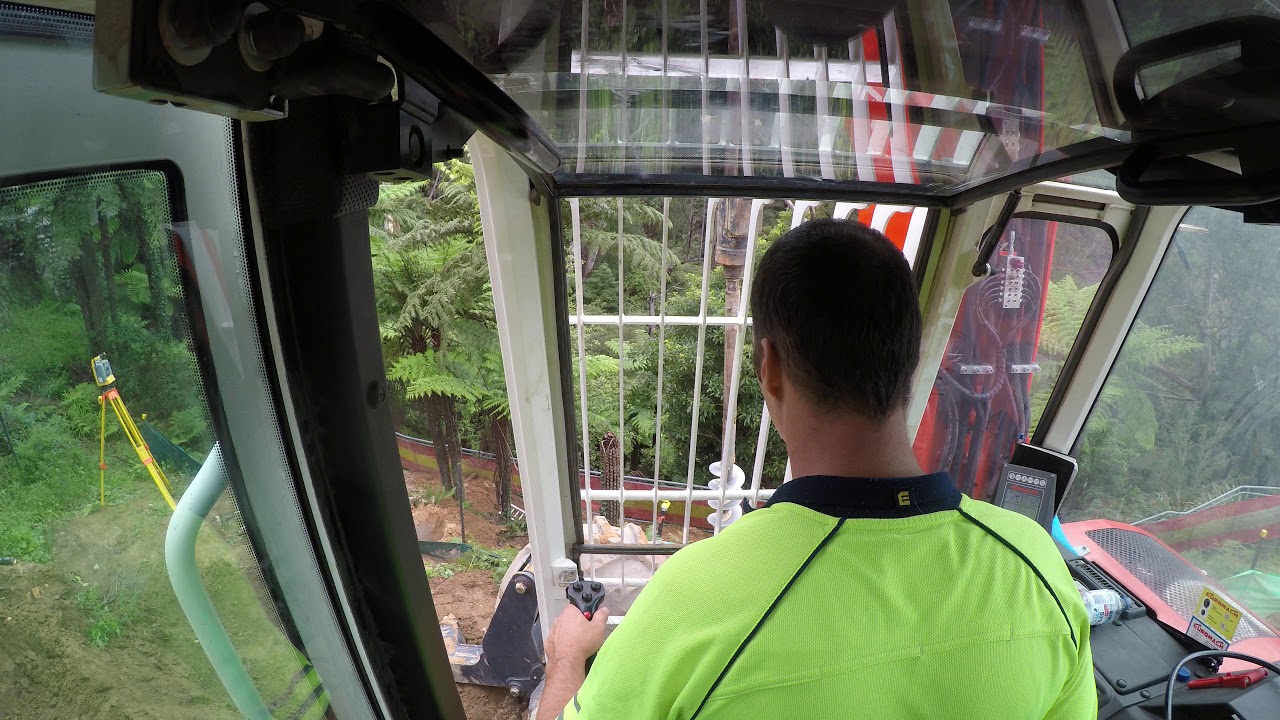 Augering Sandstone at Echo Pont in the Blue Mountains with a Spider Excavator
