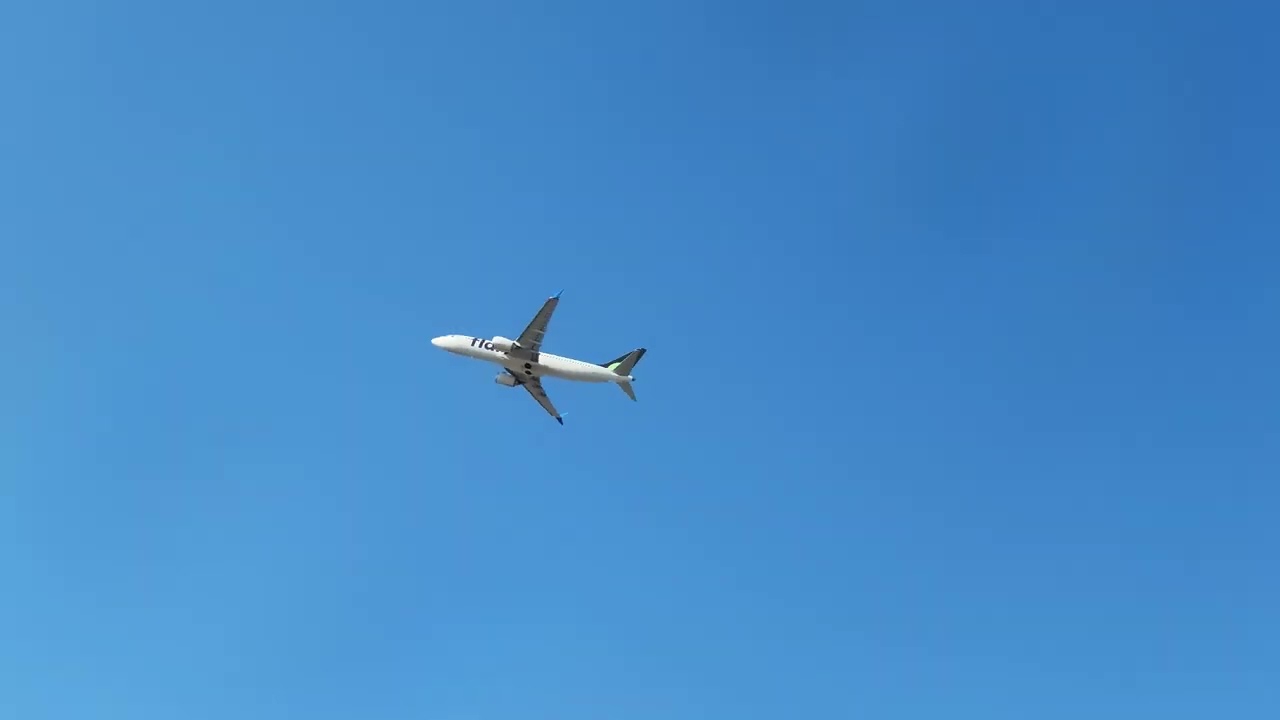 Flair Flight F8840 from Kitchener / Waterloo (YKF) heading to Cancun in an Incredible Blue Sky