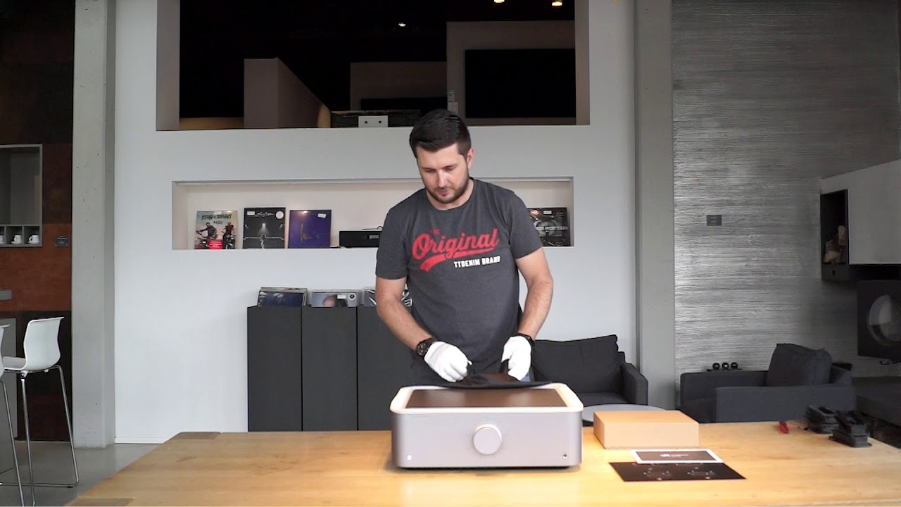 Unboxing Cambridge Audio EDGE A