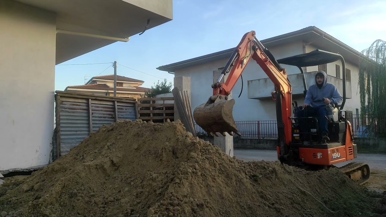 Hitachi zaxis 19 u 6 work wiew front