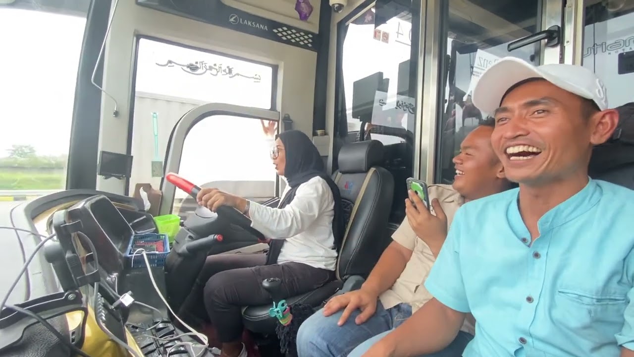 Nyobain bus Miyor Mutiara Hitam